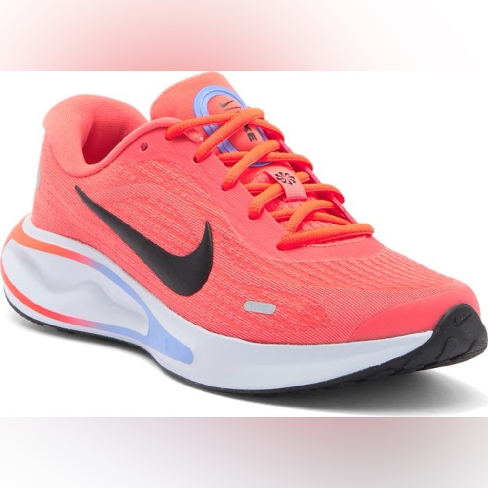 NWOB Nike Journey Road Runner Sneaker Size 8